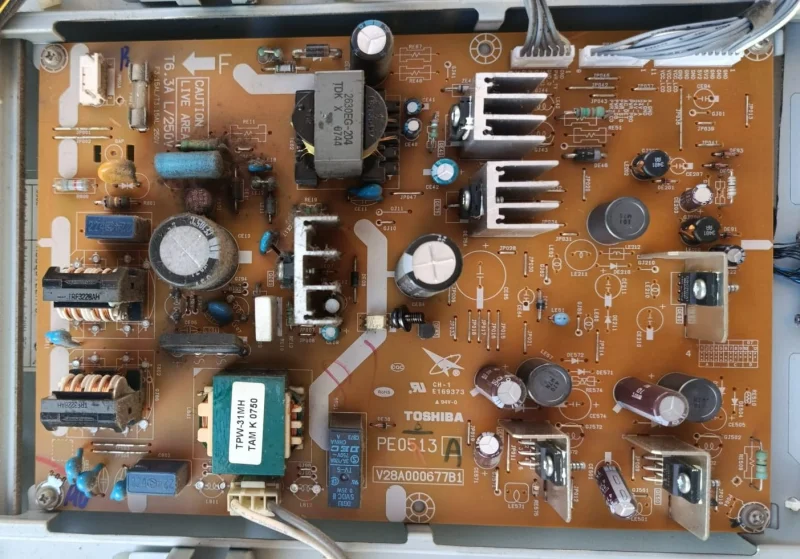 PE0513, V28A000677B1, TOSHİBA 32AV500P POWER BESLEME