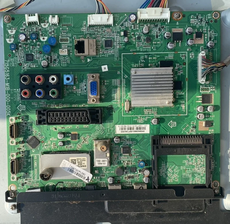 715G5163-M1B-000-005K PHİLİPS 39PFL3807 MAİNBOARD ANAKART